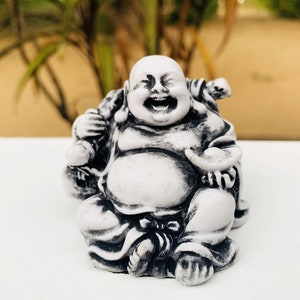 Piccolo Buddha che ride Statua di pietra zen buddha figura felice Lord Buddha Seduto Meditazione idolo Buddha sorridente con borsa di denaro Feng Shui Decor