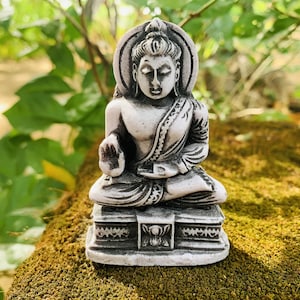 Lord Buddha Statue Meditating Zen Buddha Small Stone Sculpture Seated Meditation figure Buddhist Mindfulness Tabletop Car dashboard Decor