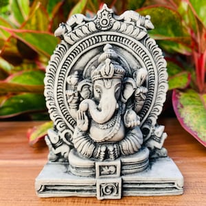 Statua in pietra Ganesha Signore Dio indù del successo Ganesh per altare Figurina Ganesha Trunk Up per devoti Elefante Dio scultura Ganapathi idolo
