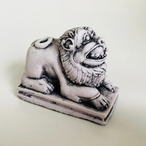 Löwe kleine Steinfigur,Löwe Statue,Löwe Stein Ornament Statue,Stein Löwe,Stein Tier,Stein Garten Paar kleiner stolzer Löwe Ornament Statue