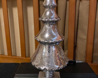 Árbol de Navidad musical plateado vintage en caja de 35,5 cm (14 pulgadas)