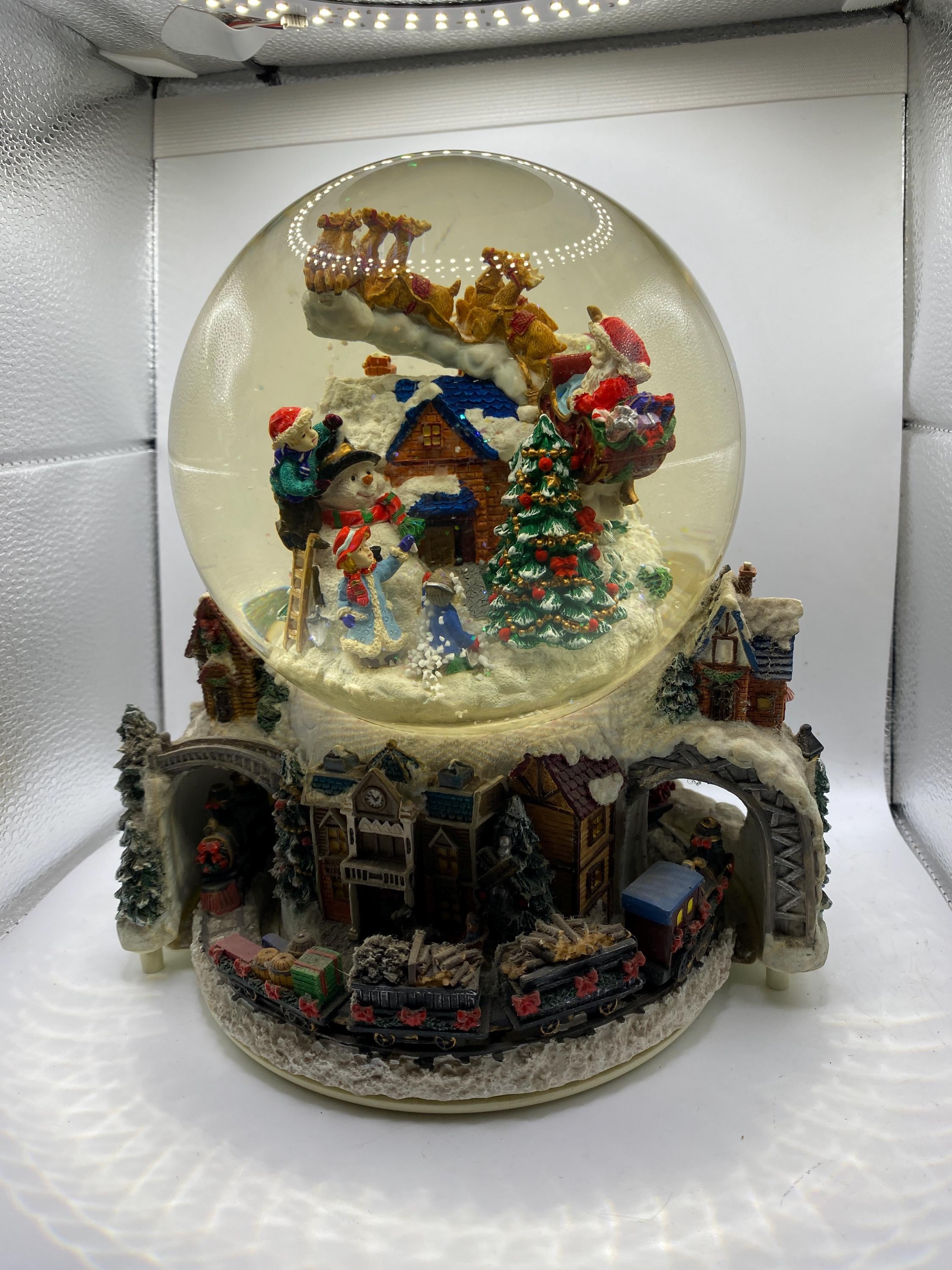 Kirkland Snow Globe Music Plays Here Comes Santa Claus 1980-1990's