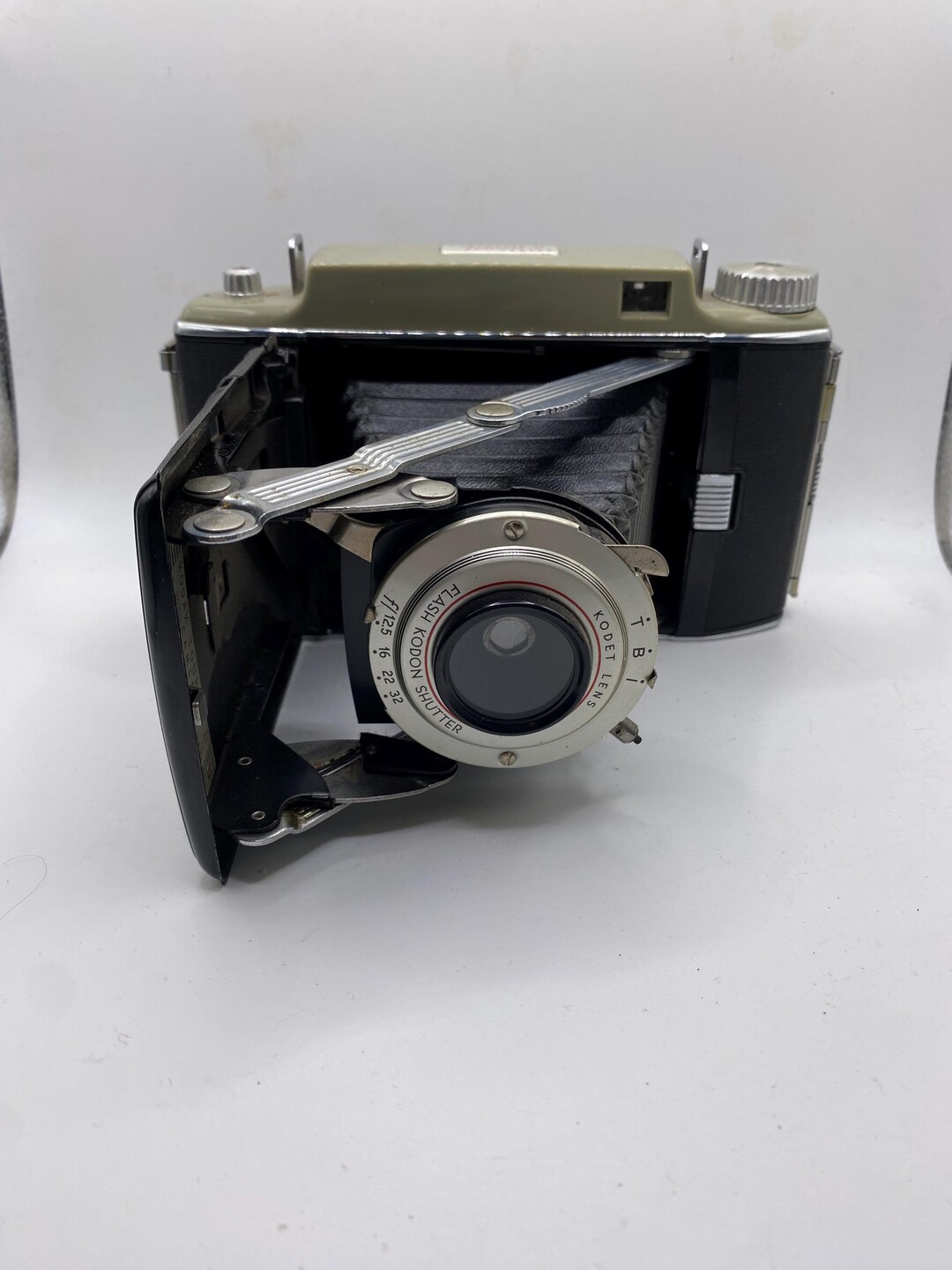 ドイツ製？Kodak ヴィンテージフィルムカメラ Vintage Kodak Tourist II Film Camera 1951-1958 - Etsy