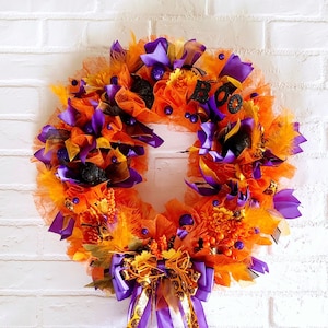 Halloween Wreath, Door Decoration, Autumn Decor, Skelton Wreath, Skeleton Swag, Fall wreath, Front Door Decorations, Happy Halloween decor