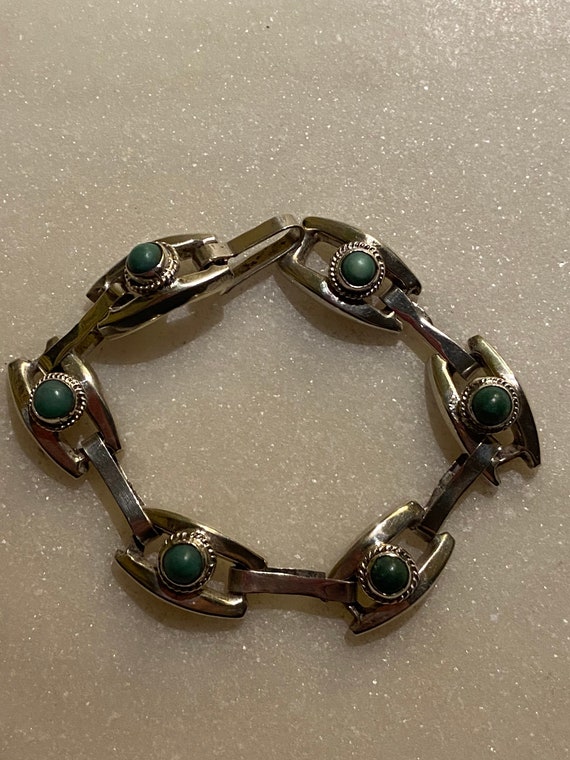 Antique Link w/ Green Stones