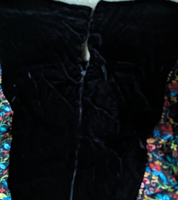 Vtg 1970s Black Velvet Rainbow Floral Embroidered… - image 4