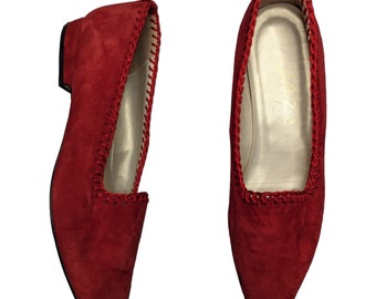 Vintage 1980s Jazz Cherry Red Suede Almond Toe Whipstitch Trim Loafer Flats 8.5