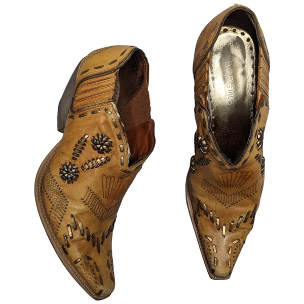 Vtg Y2K BCBGirls Tan Leather Snip Toe Whipstitch Floral Western Ankle Boots 8