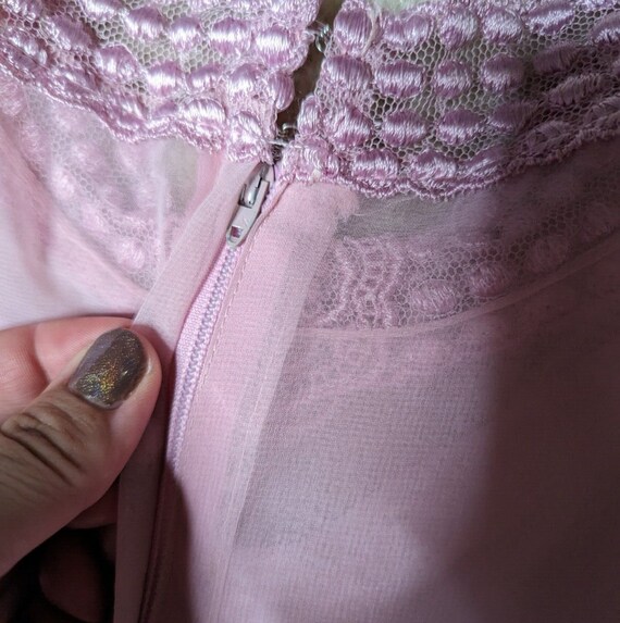 Vtg 1970s Blush Pink Chiffon Lace High Neck Drape… - image 4