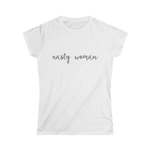 Camiseta feminina desagradável estilo suave