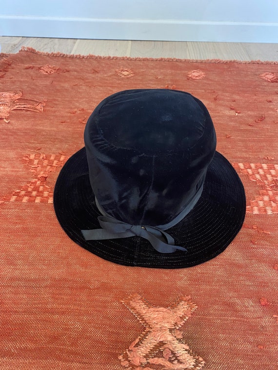 60’s black velvet wide brimmed bucket hat