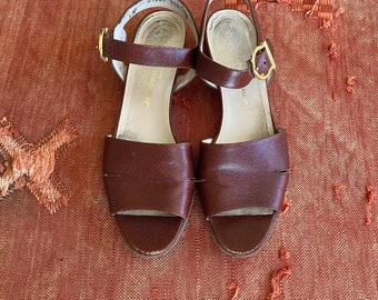 Vintage Salvatore Ferragamo leather sandals size 8.5 AAAA