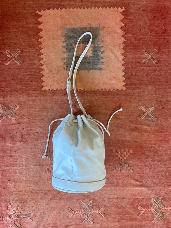 Vintage Coach white bucket bag Gem