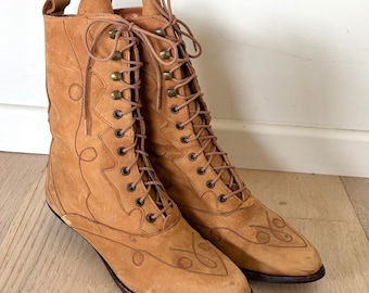 80’s tan lace up heeled boots size 7