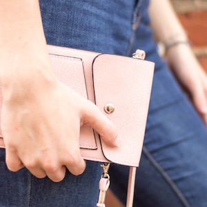 Lightweight PU Leather Crossbody Cellphone Purse with Shoulder Strap