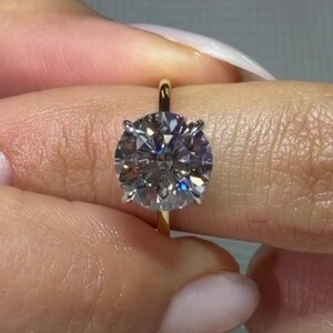 Round Brilliant Cut 2Ct VVS CVD Diamond Engagement Ring/ 18K White | Yellow| Rose Gold Iced-Out Statement Ring For Women/ IGI Certified Ring