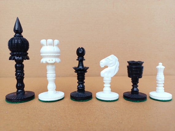 Camel Bone Luxury English Series Chess Pieces Only Hand 