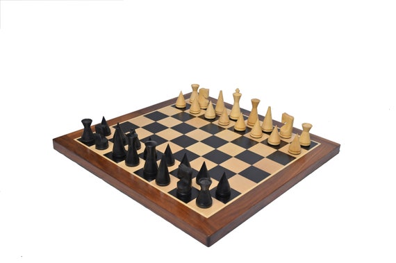 SQUARE - Online Chess Shop - Chess Pieces Staunton 6 + Case