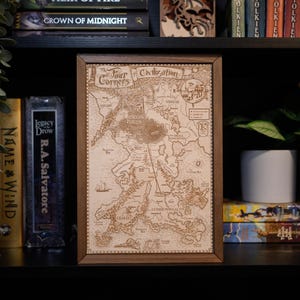 Nom de la carte des vents, carte de la chronique Kingkiller gravée sur bois