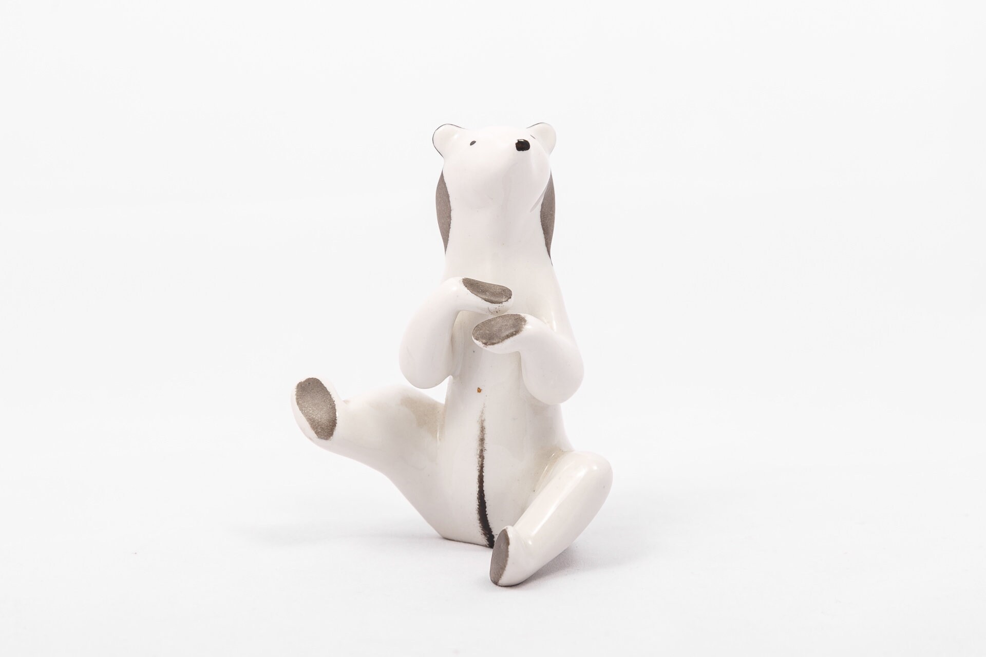 磁器動物　フィギュア　瀬戸ノベルティ　熊　グリズリー 磁器動物 フィギュア 瀬戸ノベルティ 熊 グリズリー - メルカリ