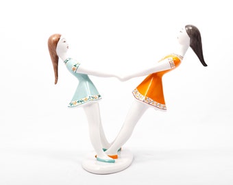Spinning girls in orange and green dresses - Vintage Hollohaza Porcelain - Hand painted art-deco figurine - From the &#39;60s - Made in Hungary