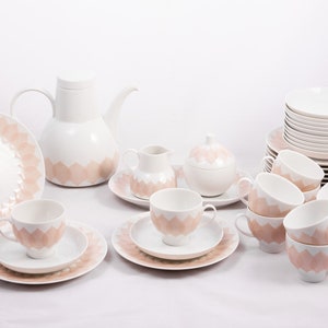 Pink lotus - By Bjorn Wiinblad for Rosenthal Germany - Vintage 10 person coffee set / tea serving - Intricate motifs - From the &#39;70s