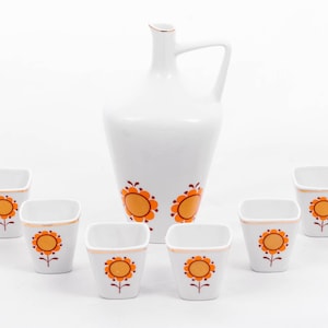 Sunflower field - Vintage Hollohaza Porcelain - Set of 6 shot glasses and decanter flask - Hand painted - From the &#39;60s - Made in Hungary