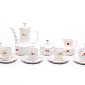 Spring flower garden - Vintage 6 person Hollohaza porcelain coffe set - With bright fresh floral mofits - From the &#39;60s - Made in Hungary