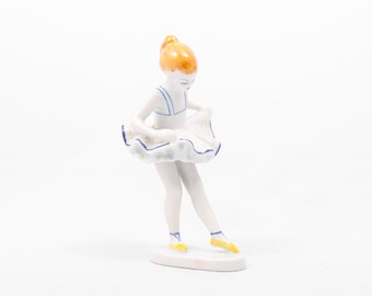 Dance lessons - Vintage Hollohaza Porcelain - Ballet - Girl - Hand painted art-deco figurine - From the &#39;70s - Made in Hungary