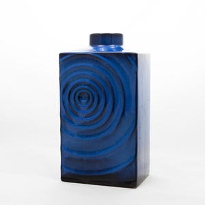 Blue Cyclone - Steuler ceramic vase - By Cari Zalloni - Retro relief motif Fat Lava - Op-art - Mcm Mid-century - &#39;60s Gdr West Germany