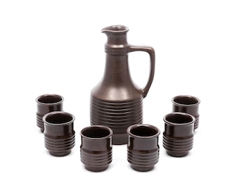 Marrón oscuro mínimo - Vintage drinking set - Set de 6 gafas de tiro y jarra - Color marrón retro - De los años 50 - Hecho en URSS