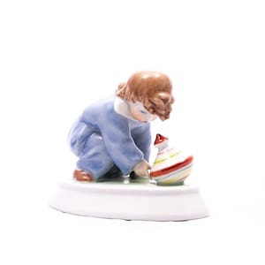 Whirligig fun -Vintage Zsolnay Pecs Porcelain - Girl child with spinning toy - Hand painted figurine - From the &#39;60s - Made in Hungary