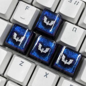 Single Halloween Keycaps, Bat Keycaps Anime Resin Keycaps, Handmade Transcluent Keycap, Anime Keycap for Mechanical Keyboard, Halloween Gift