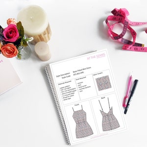 K&ouml;nnte beinhalten: Ein Schnittmuster f&uuml;r ein schlichtes, figurbetontes Minikleid mit einem Stoffmuster in Blumenoptik. Das Schnittmuster enth&auml;lt Anweisungen f&uuml;r Vorder- und R&uuml;ckseite des Kleides. Der Text auf dem Schnittmuster lautet "Basic Fitted Mini Dress ATS-002-ORS".