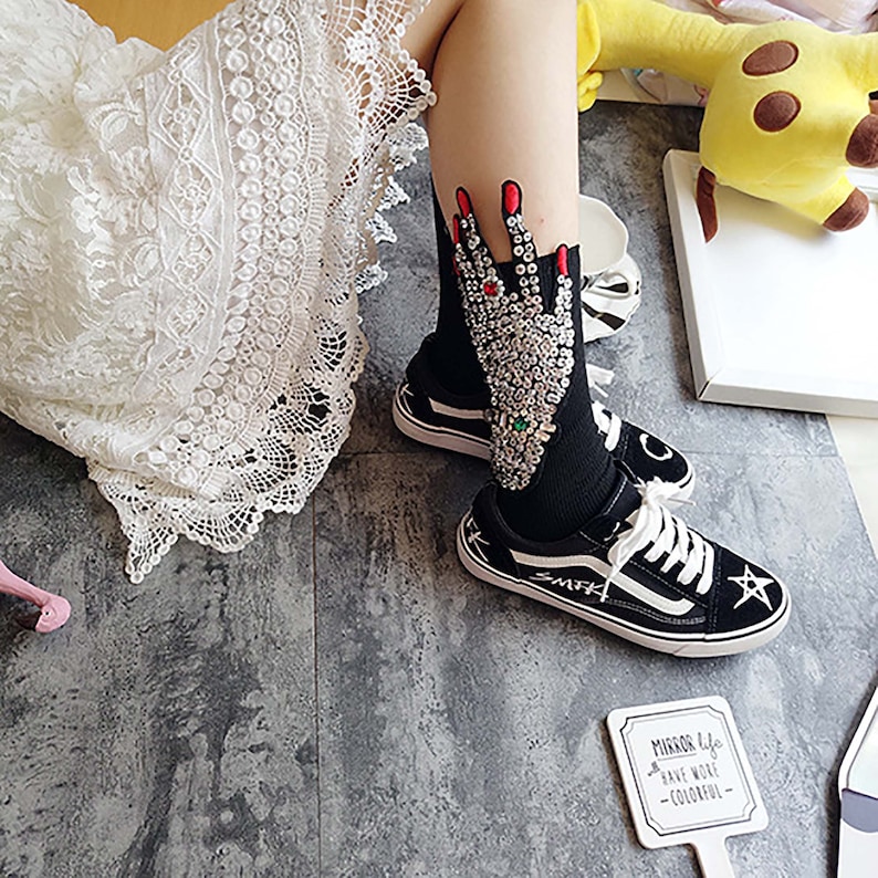 Funny Hand Pattern Unisex Socks,Embroidered Hand Sock for Womens and Mens,Party Birthday Presents Novel Funny Socks