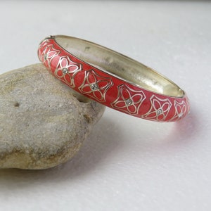 Vintage bangle bracelet White Enamel and Metal Silver Tone Bracelet Enamel Hinged Bracelet Jewelry Gift for her White bangle