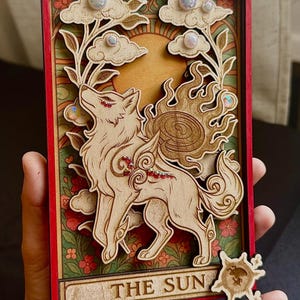 Carte de tarot en bois Okami Amaterasu (the sun)