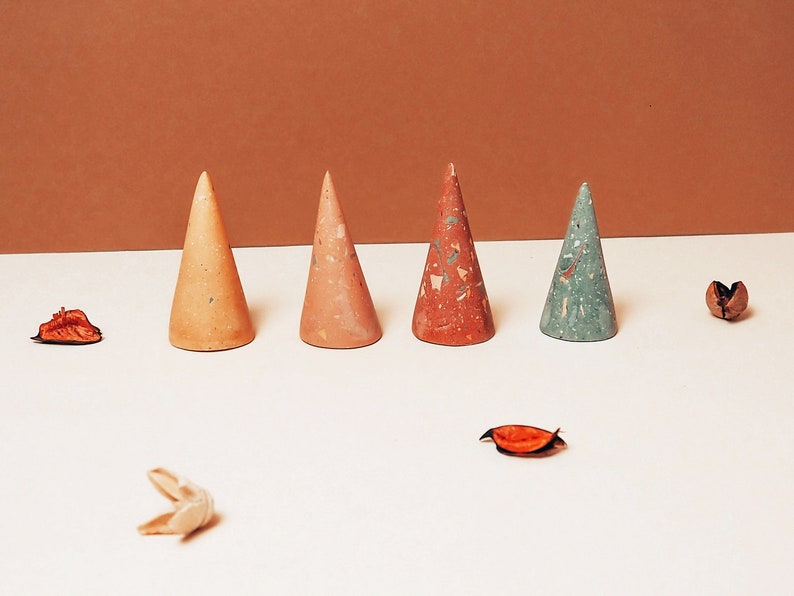 Pyramid Ring Holders Terrazzo / Colourful concrete Christmas Tree / Concrete Ring Bracket / Wedding gift Terrazzo Pumpkin