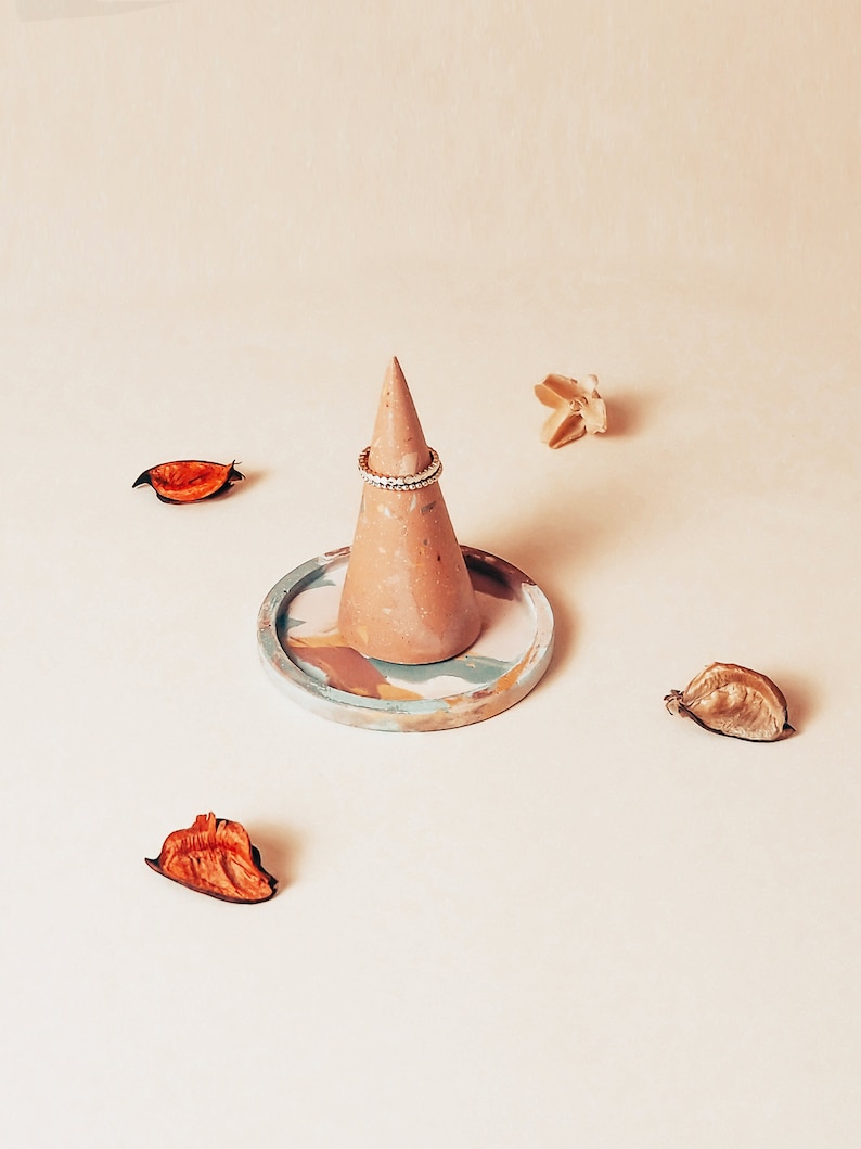 Pyramid Ring Holders Terrazzo / Colourful concrete Christmas Tree / Concrete Ring Bracket / Wedding gift image 1