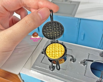 Miniature Cooking Waffle Pan: Cooking Tiny Food | Miniature kitchen