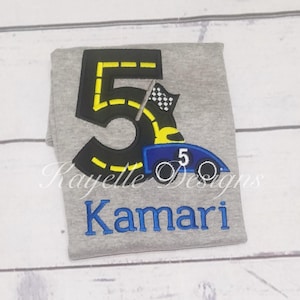 Jungen personalisiertes Rennauto-T-Shirt | Geburtstag | Stickerei| Formel 1