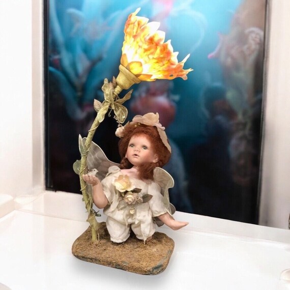 お人形さん付き　ランプ 1970s Duck House Fairy Doll Lamp – Vintage Porcelain Lighted