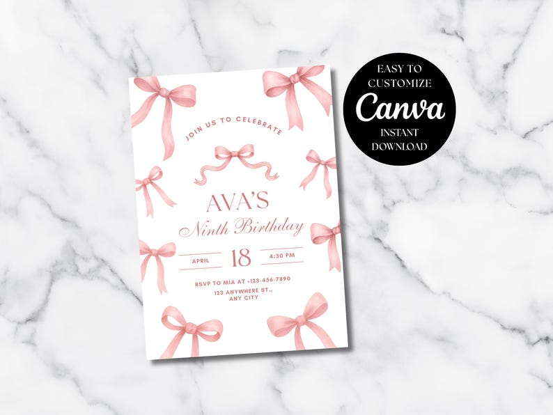Puede incluir: Una tarjeta de invitaci&oacute;n blanca con lazos rosas de acuarela. El texto dice "Ava's Ninth Birthday" con la fecha 18 de abril y la hora 4:30 PM. Un c&iacute;rculo negro con el texto "Easy to Customize Canva Instant Download" est&aacute; en la esquina superior derecha.