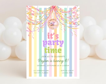 Invitación de cumpleaños colorida en tonos pastel para niña, elegante invitación de fiesta "Ooh La La", invitación de cumpleaños caprichosa para niñas con disfraces, plantilla editable de Canva