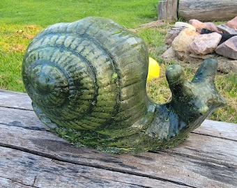 Little, Green Concrete Garden Snail