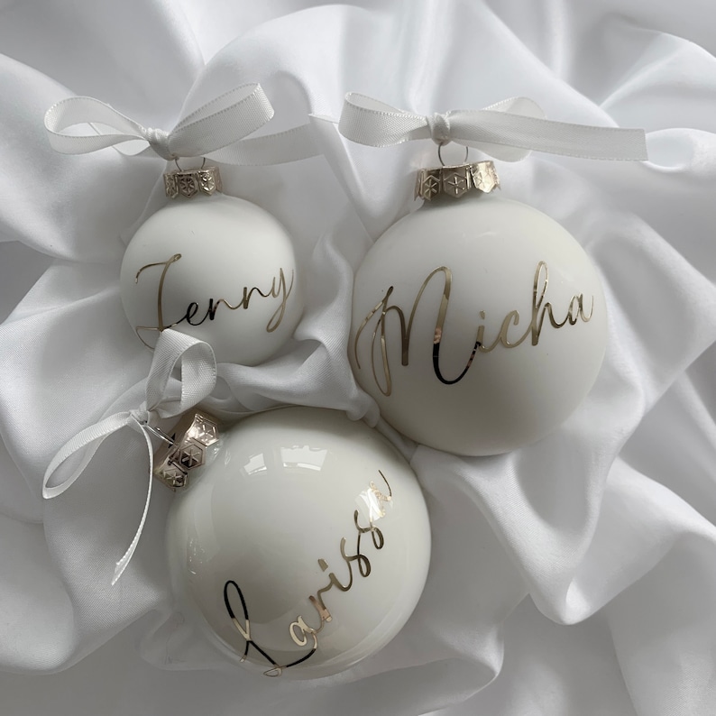 Weihnachtskugeln personalisiert wollweiß creme I personalisierte Christbaumkugeln Glas 8cm Bild 7