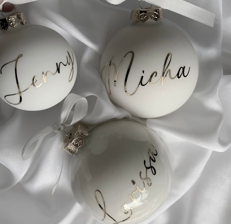 Weihnachtskugeln personalisiert wollweiß creme I personalisierte Christbaumkugeln Glas 8cm Bild 8