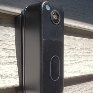 Blink Doorbell Traditional Vinyl/ Board/ Custom Dutch Siding Mount (Compatible with original Wedges/ Works with 2025 and older models)