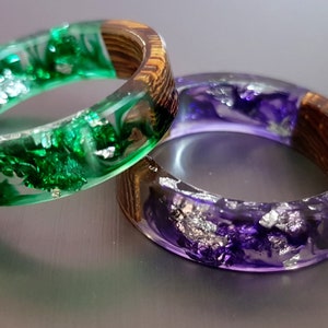 wood and resin ring - dried flower