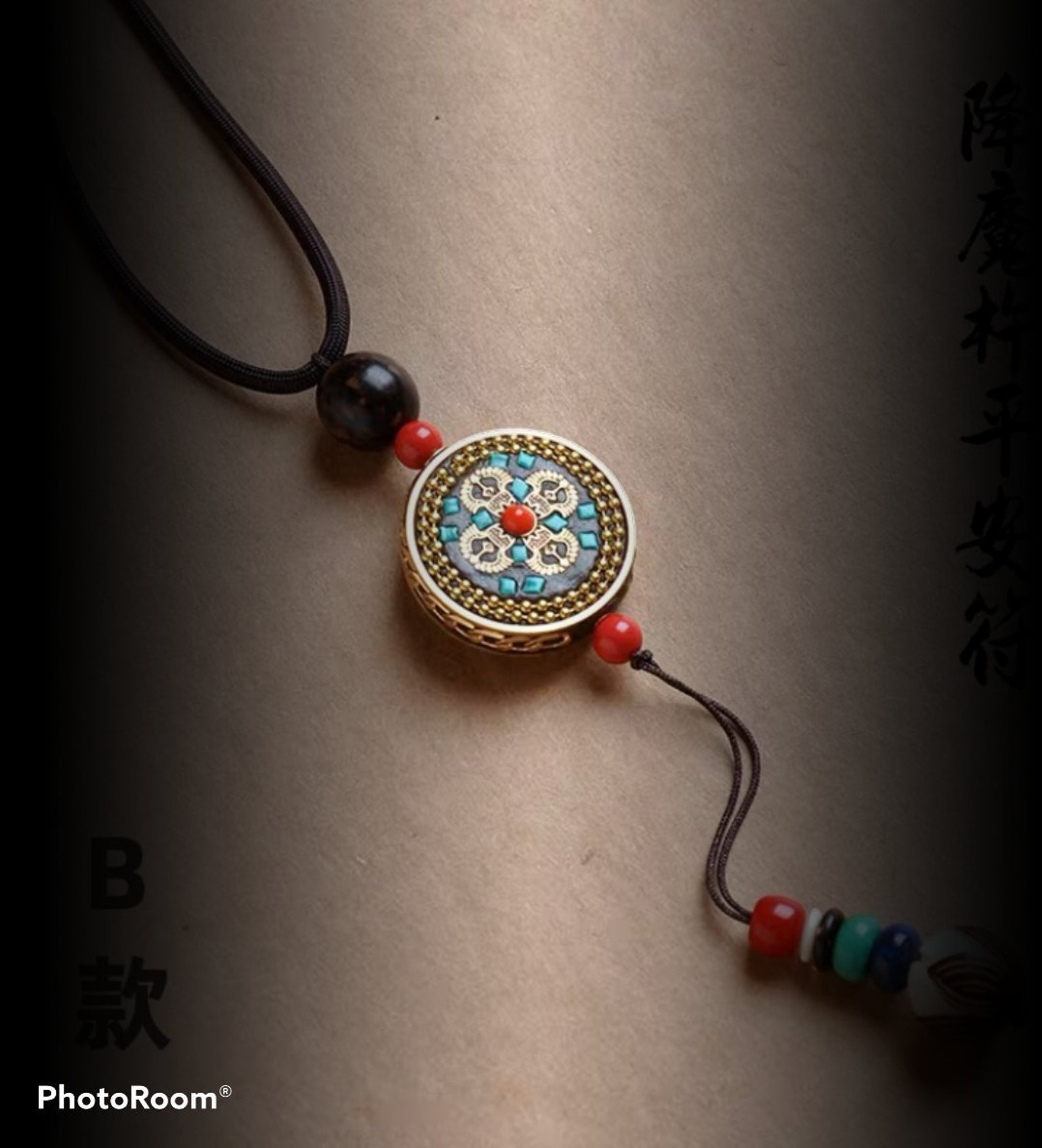 Collar hecho a mano nepalí con colgante de la suerte tibetana Etsy España